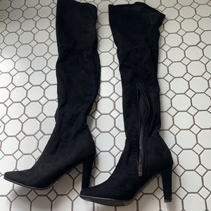 Size 9 knee high suede boots